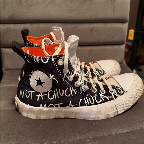 Men’s Chuck Taylor High Top Converse Size 8 - Picture 3 of 6